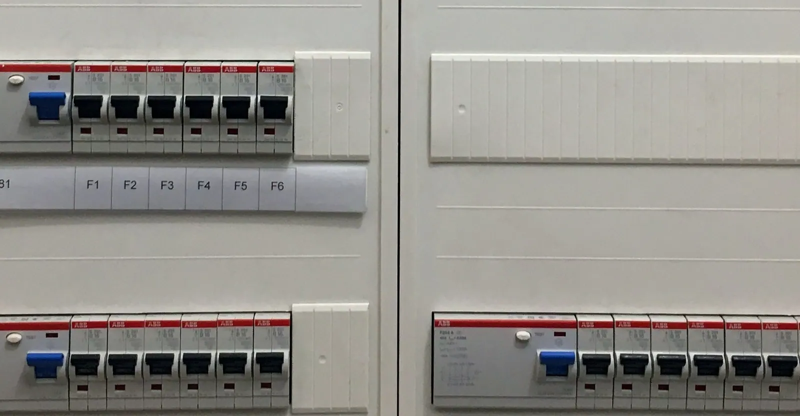 Fuse Boxes vs Breaker Panels: What Older North Idaho Farmhouses Still Have